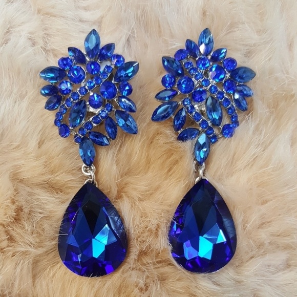 Jewelry - 2 for $20 Gorgeous Teardrop Earrings